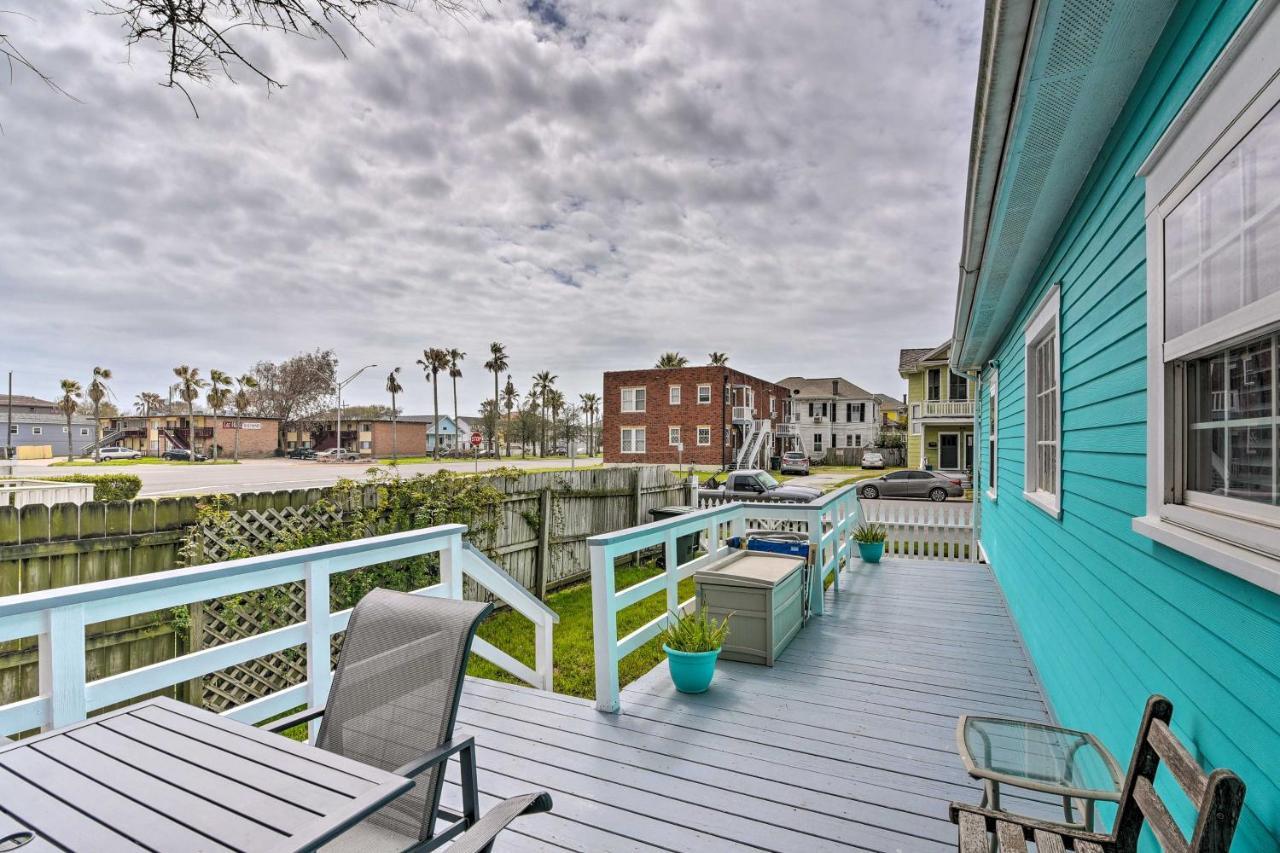 Galveston 'Blue Bungalow' - Walk To Beach! Exterior photo